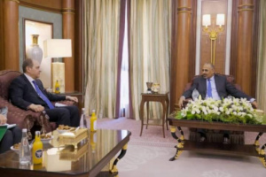 الرئيس الزُبيدي يلتقي سفير جمهورية مصر العربية 