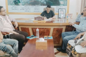الداؤودي يسلم مشروع تصريف مياه الأمطار بمنطقة السنافر للجهة المنفذة