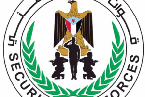 قوات الحزام الامني تقبض على شخص متهم بقضية طعن وتعاطي ممنوعات بعدن 