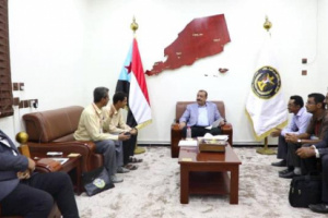 اللواء بن بريك يناقش الوضع العام للأندية الرياضية والفرق الشعبية في أبين