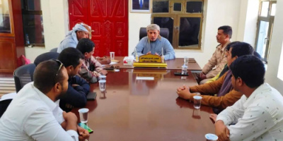 الثقلي يلتقي مديري البنوك وشركات الصرافة بأرخبيل سقطرى