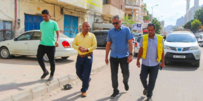 الماس يطلع على مستوى إنجاز شارع حيوي في مديرية المعلا 
