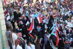 مشاركة بارزة لنساء المكلا  في مليونية الخلاص