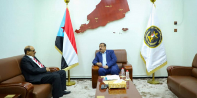 اللواء بن بريك يناقش مع وكيل محافظة شبوة ضرورة تفعيل الأجهزة الإدارية والرقابية