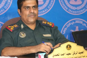 أكد أن قصفهم لميناء الضبة بتخادم مع الإخوان.. رئيس انتقالي حضرموت يدعو لمواجهة شاملة مع الحوثيين