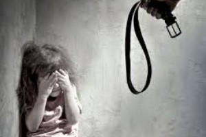 قيادي حوثي اختلف مع زوجته فقتل ابنته
