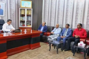 المحافظ بن الوزير يلتقي مدير عام البرنامج الوطني لمكافحة السرطان