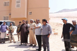 المحافظ الثقلي يطلع على أرضية مشروع إنشاء المحجر البيئي بميناء سقطرى