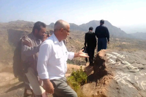 مدير الأشغال العامة ووكيل محافظة الضالع يزوران قرى جبل حرير الغربي
