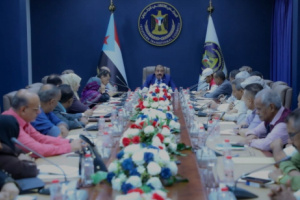 اللواء بن بريك يلتقي أعضاء اللجنة الاقتصادية العُليا للمجلس الانتقالي