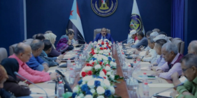 اللواء بن بريك يلتقي أعضاء اللجنة الاقتصادية العُليا للمجلس الانتقالي