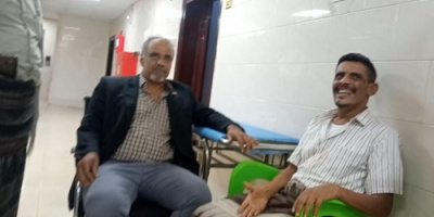 العميد السعدي يطمئن على صحة قائد اللواء الثامن صاعقة العميد حمصان