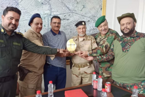  مدير المنصورة يكرم شرطة القاهرة تقديرا لجهودهم بضبط العديد من القضايا