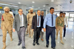 وزير النقل يتفقد مستوى انجاز المشاريع في مطار عدن الدولي