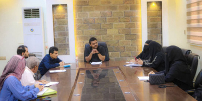 مدير عام الشيخ عثمان يناقش مع مدير الاشغال عدد من المشاريع
