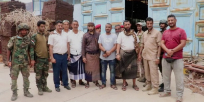 العميد العمري يتفقد المؤسسة العامة للأثاث والتجهيزات المدرسية بالتواهي