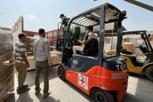 مسألة حياة أو موت.. الصليب الأحمر يقدم شحنة أدوية لمرضى السكري في اليمن 