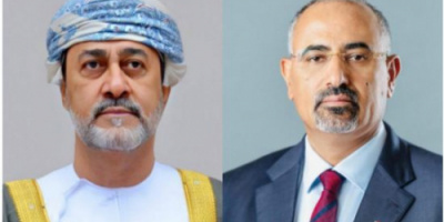 الرئيس الزُبيدي يهنئ السلطان بن طارق بالعيد الوطني ل عُمان