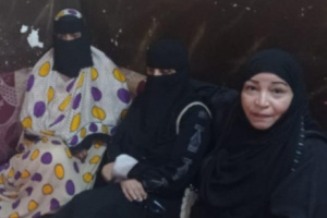 دائرة المرأة والطفل تزور أسرة الطفلة المجني عليها "مها" وتقدم واجب العزاء