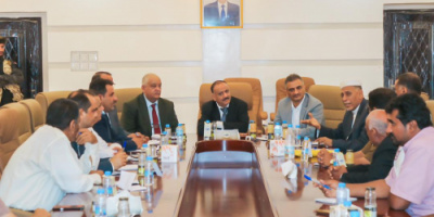اجتماع وزاري يناقش سبل تنظيم حركة النقل الثقيل في ميناء عدن