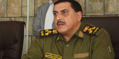 مدير أمن العاصمة عدن يعزي العقيد قاسم الرياشي بوفاة والدته