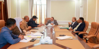 وزير النقل يلتقي رئيس هيئة الطيران للإطلاع على اوضاع المطارات بالمناطق المحررة