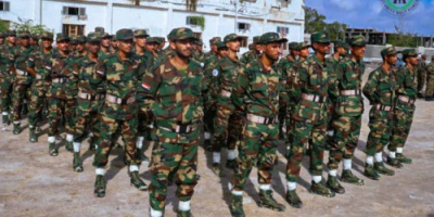 حزام العاصمة عدن يقيم عرضاً عسكرياً مهيباً بتخرج الدفعة السابعة من منتسبيه