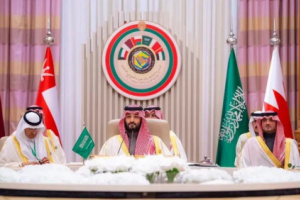ولي العهد السعودي يستقبل قادة ورؤساء الدول العربية