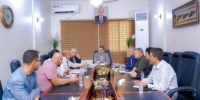 محافظ العاصمة عدن يوجه بتحسين خدمات مستشفى الجمهورية