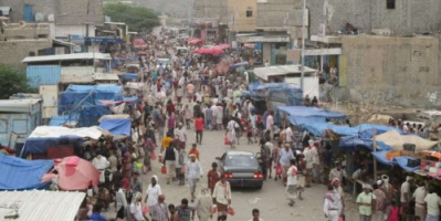 مسلحون على متن سيارة يغتالون مواطن في سوق بأبين 
