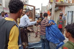 إزالة التعديات على الشوارع العامة بمديرية المنصورة بعدن