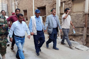 مدير عام المنصورة يتسلم مشروع إعادة تأهيل الممرات الخلفية في بلوك ( 50 ) من الجهة المنفذة