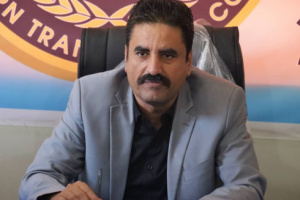 رئيس انتقالي شبوة يُعزي في وفاه التربوي الدكتور مسعد مسرور