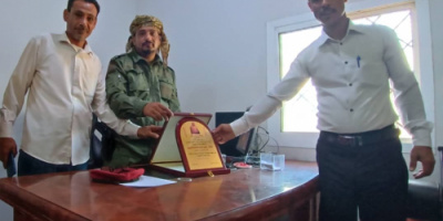 إدارة مدرسة درّة صلاح الدين تكرم القائد عبود الحريري