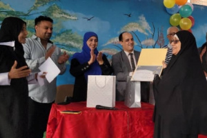 مدير دار سعد ومدير التربية بالعاصمة عدن يكرمان متقاعدات ثانوية زينب علي قاسم