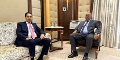 الرئيس الزُبيدي يناقش مع الوزير البكري سبل تعزيز الأنشطة الأنشطة الرياضية 