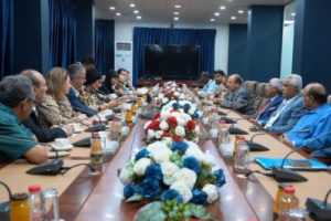 قيادات من المجلس الانتقالي تستقبل الوفد الإعلامي الدولي في مبنى الشؤون الخارجية