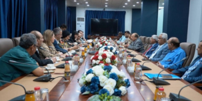قيادات من المجلس الانتقالي تستقبل الوفد الإعلامي الدولي في مبنى الشؤون الخارجية