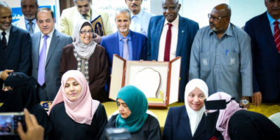 الشبحي يُكرم وفد الاساتذة العربي المشاركين في امتحان البورد العربي بدرع الرئيس الزُبيدي