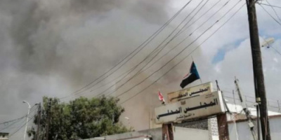 اندلاع حريق في المجلس المحلي لمديرية الشيخ عثمان