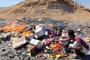 إتلاف 1.12 طن منتجات فاسدة في الشحر بحضرموت 