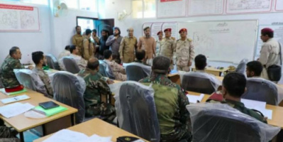 قائد الفرقة الأولى عمالقة جنوبية يزور معهد الثلايا في العاصمة عدن