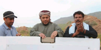 محافظ أرخبيل سقطرى يضع حجرالاساس لبناء مخيم روش البيئي السياحي