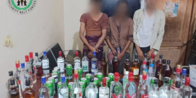 حزام عدن يلقي القبض على عصابة تمتهن تجارة الخمور ويضبط كمية كبيرة منها