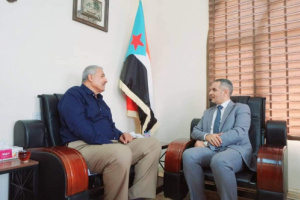 اليافعي يبحث مع نائب عميد كلية الاعلام التنسيق المشترك لتأهيل الكادر الإعلامي