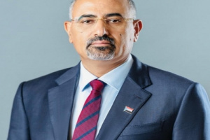الرئيس الزُبيدي يُعزَّي في وفاة المناضل العميد صالح سعيد قاسم