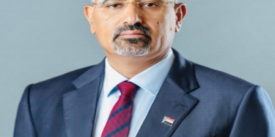 الرئيس الزُبيدي يُعزَّي في وفاة المناضل العميد صالح سعيد قاسم