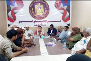انتقالي الغيضة يعقد اجتماعا بعقال الحارات والشخصيات الاجتماعية لتدارس أوضاع المديرية