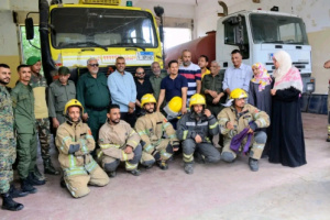 منتدى التنمية السياسية يسلم منتسبي الدفاع المدني بالمعلا وسائل ومعدات السلامة