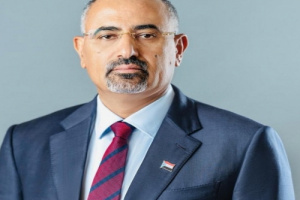 الرئيس الزُبيدي يُعزَّي في وفاة المناضل العميد فضل قاسم محمد